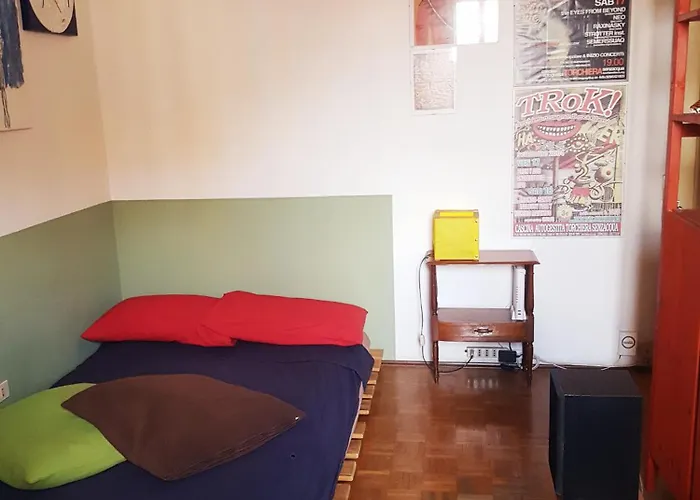 Cozy Flat For Music Lovers, 10 Min Walk From Tube Apartment *
