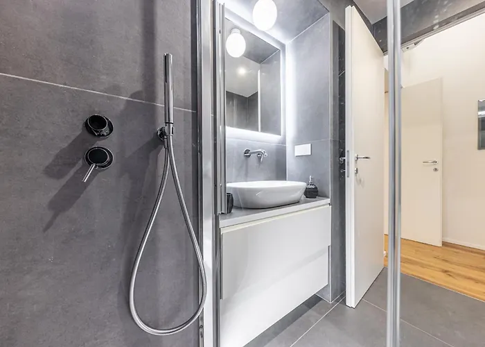Porta Venezia Bilocale Moderno *