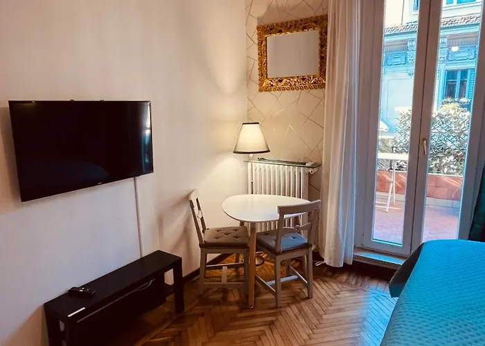 Daire Con Terrazzo Milano