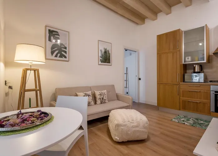 Nuovo In Zona Isola Appartamento *