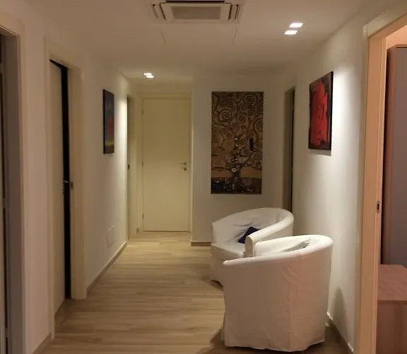 享受米兰酒店 招待所 *