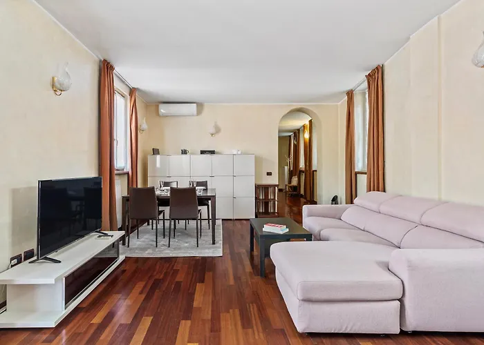 Ampia Casa Su Due Piani, A Pochi Minuti Dai Navigli E Metro * Milánó