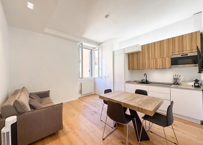 Porta Romana, Fermata Tram Sotto Casa, Wifi Veloce Apartment *