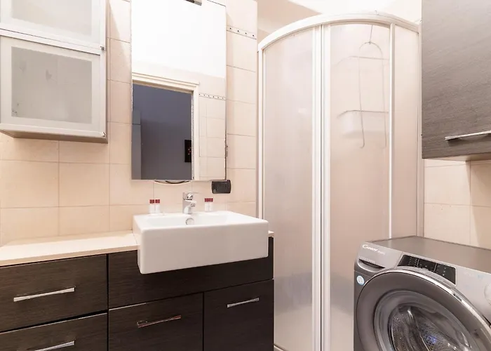 Guesthost - Comfy 500 Mt From Mm Loreto Apartment *