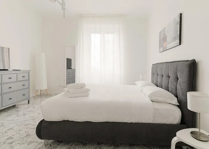 Guesthost - Spacious Navigli Appartement *