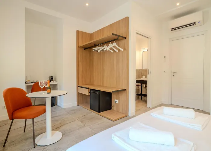Italianflat - Vandom 1 Duomo Foresteria Lombarda 3*