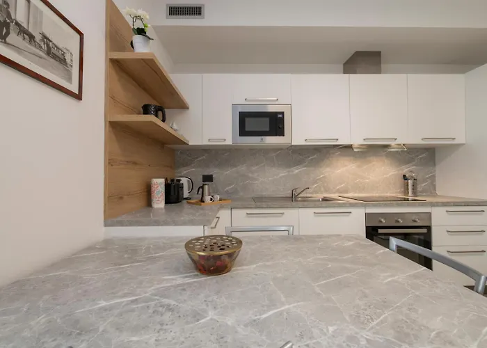 Comfortable Two-room For Rho Fiera