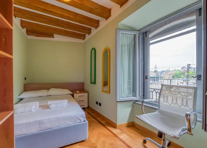 I-host - Trilocale Navigli Con Vista Darsena Appartamento