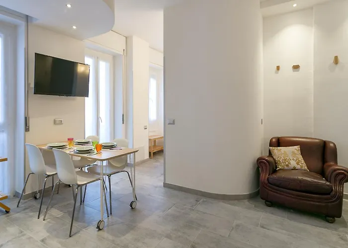Joivy Modern With Balcony Near Apartamento