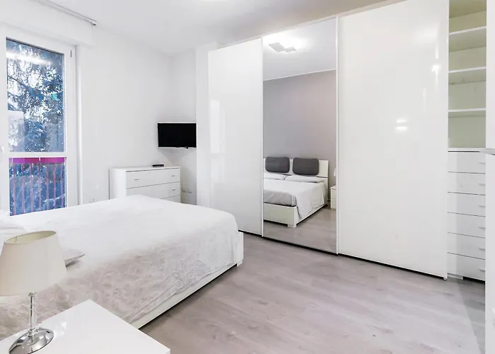 Just Urban - 2br 2 Bathrooms With Balconies -city Life & M5 Милан