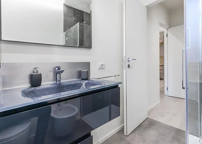 Just Urban - 2br 2 Bathrooms With Balconies -city Life & M5 * Милан