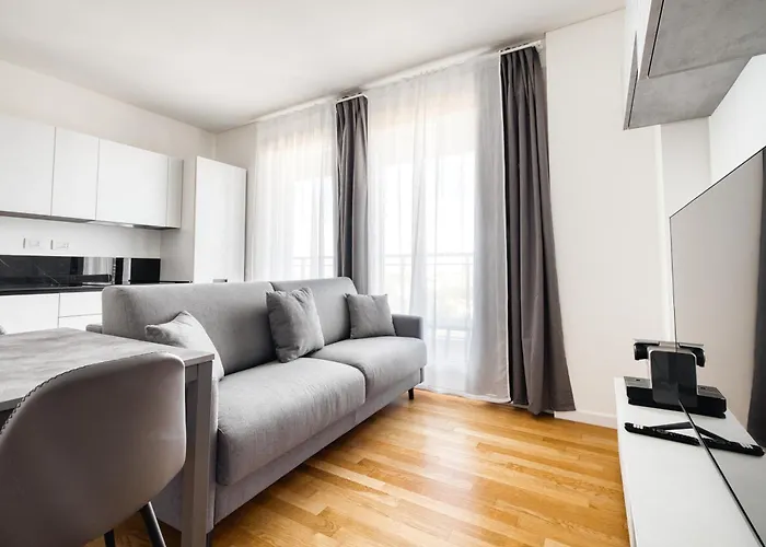 شقة Giaxtower Gym & Pool Skyline View ميلان