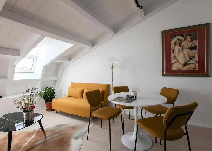 Apartman Newly Renovated Bright Penthouse Milánó