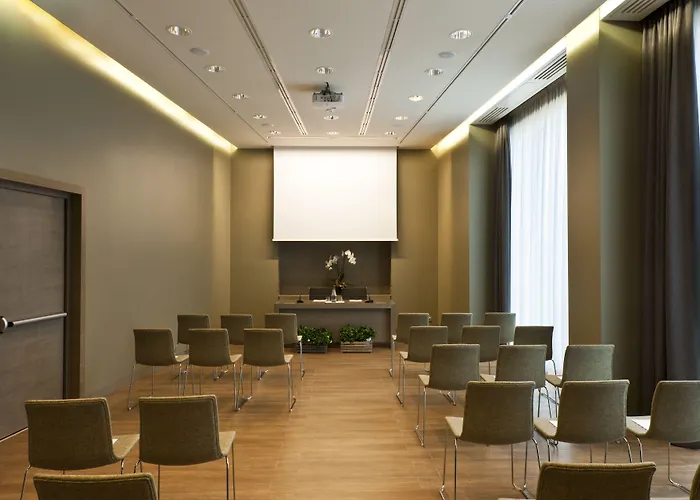 Starhotels Echo Отель Милан