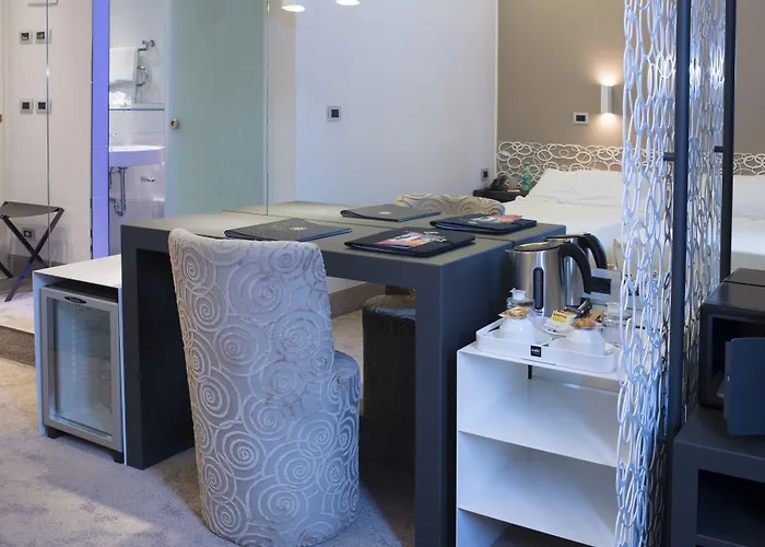 Ξενοδοχείο Berna 4*