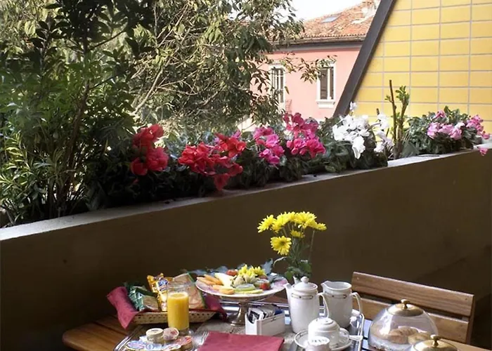 纳维吉利艺术酒店 4*