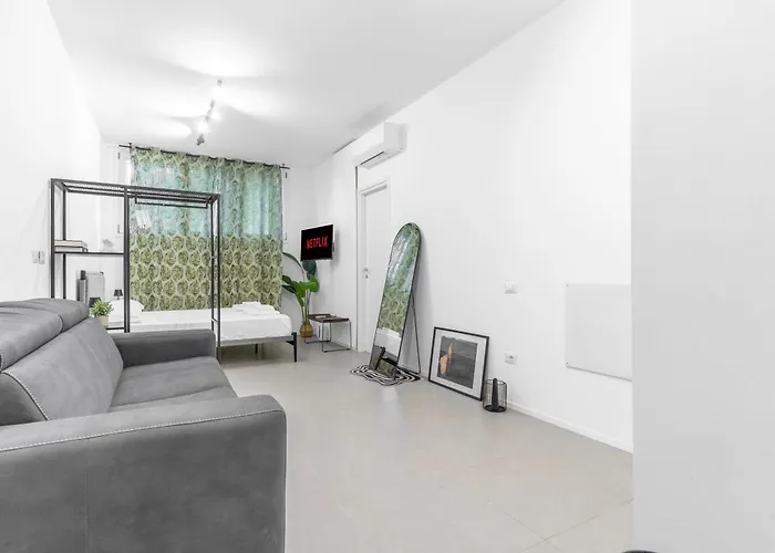 12 -near Train Station -15 Min Rho Fiera-duomo-malpensa 3* 米兰