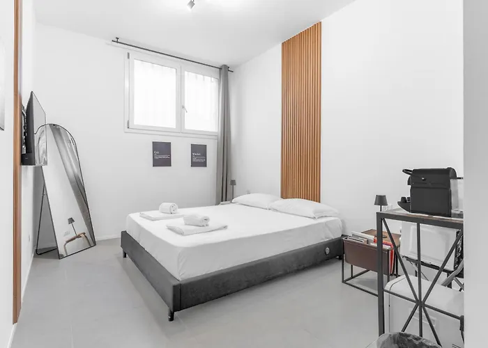 招待所 12 -near Train Station -15 Min Rho Fiera-duomo-malpensa 3*