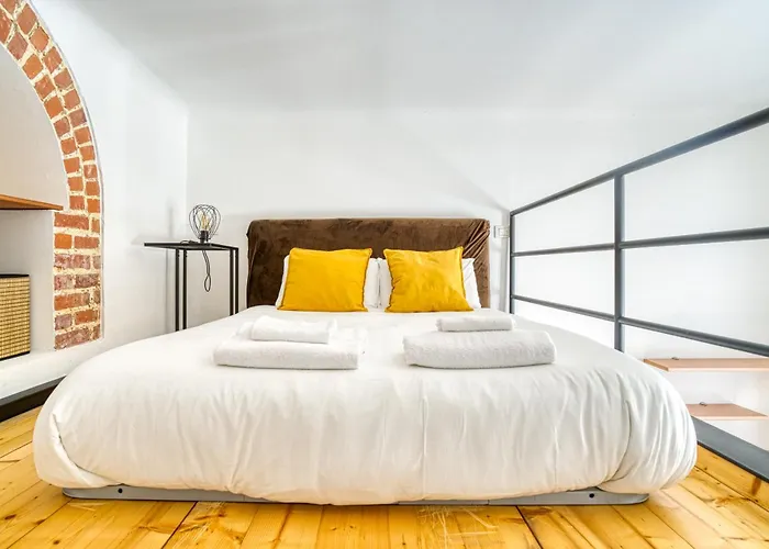 דירה Loft Maderno - Elegant Space 20 Mins From Duomo With One Bedroom For 4 People מילאנו