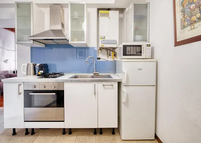 Hostmate - - Savona - Solari * Milaan