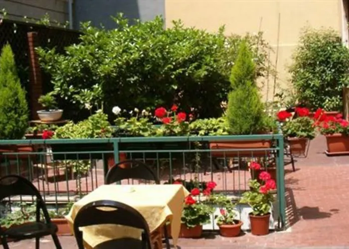 Mokinba Sant'ambroeus Hotel 3*