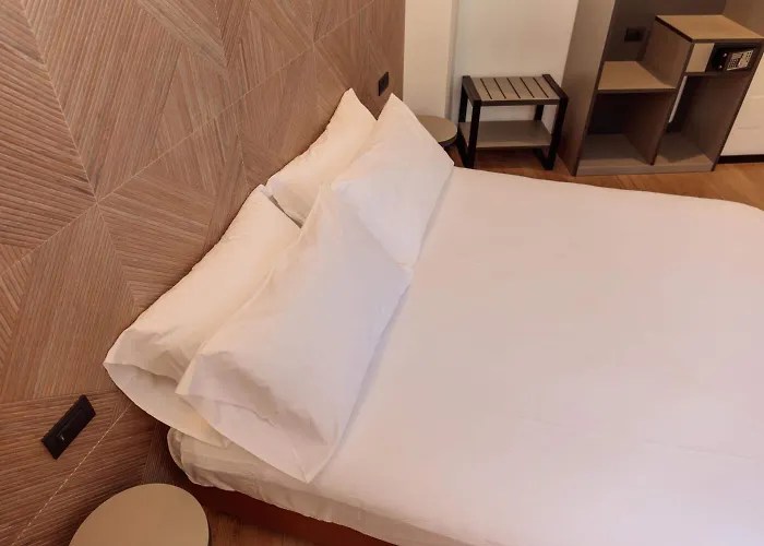 London Hotel 2*