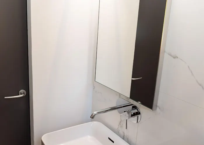 London 2* מילאנו