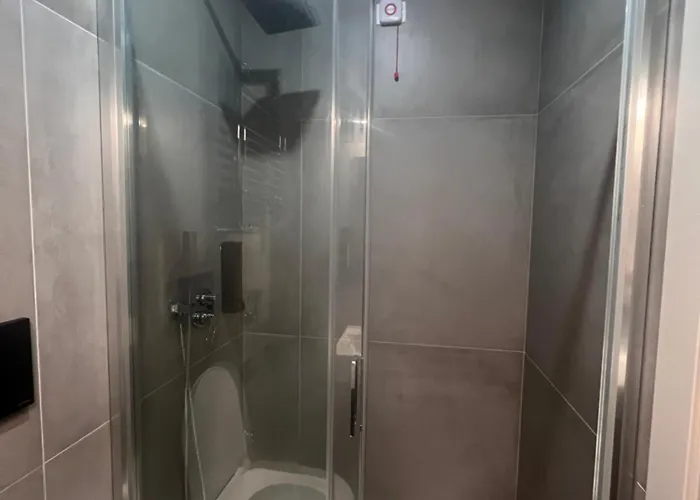 Petrella Hostel Milano