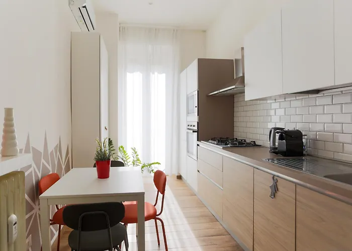 Della Corte House - Elegant Station Appartement