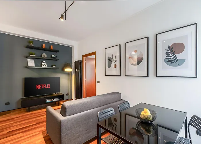 Spacious Design Flat At Navigli At 15 Min From Duomo 아파트 *