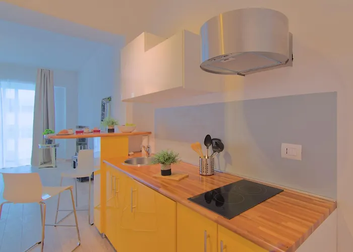 Sparkle - Chic In The Apartman *