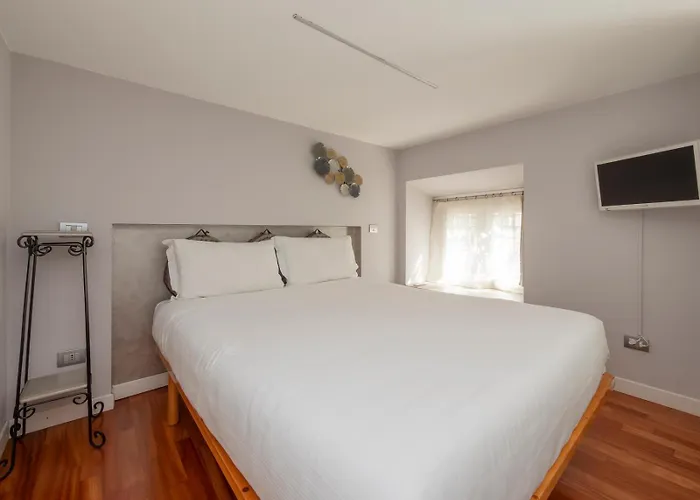 I-host - Nino Bixio 29 דירה *