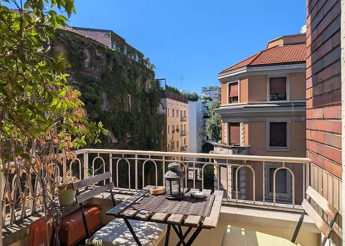 Daire Charming With Balcony - Porta Romana Milano