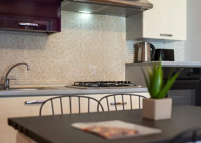 Private Terrace & 2 Bedrooms Near Bosco Verticale 아파트 *