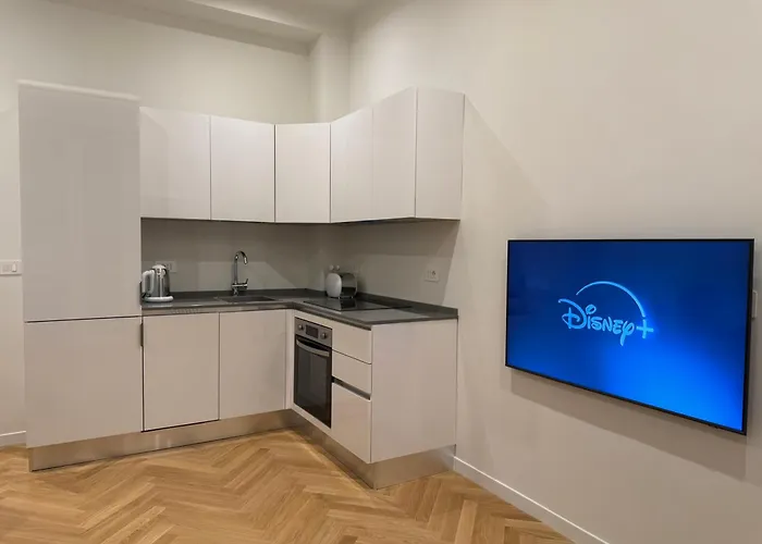 Stylish Flat Porta Romana E Bocconi Милан