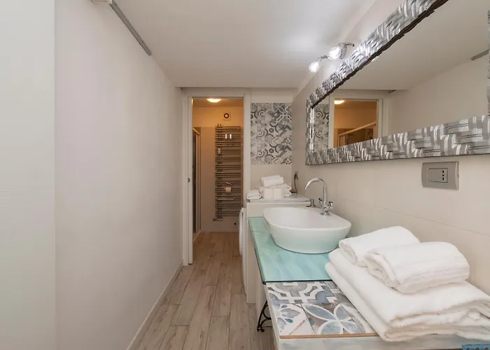 I-host - Nino Bixio 29 דירה