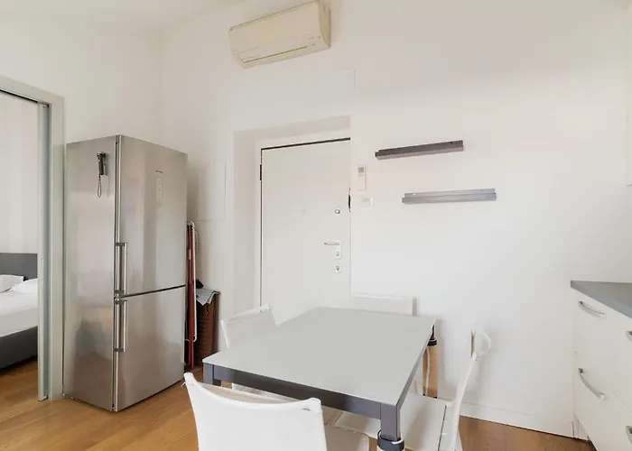 아파트 Guesthost - Darsena Bright