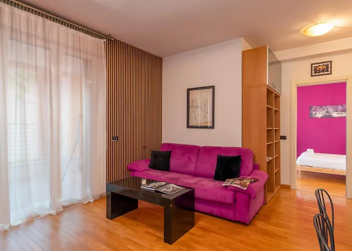 Private Terrace & 2 Bedrooms Near Bosco Verticale *