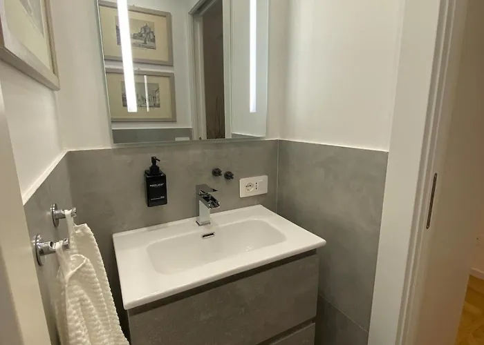 Knock-knock Navigli Lägenhet *