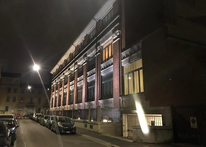 Apartament Loft In The Navigli-forum Area With Private Parking Mediolan