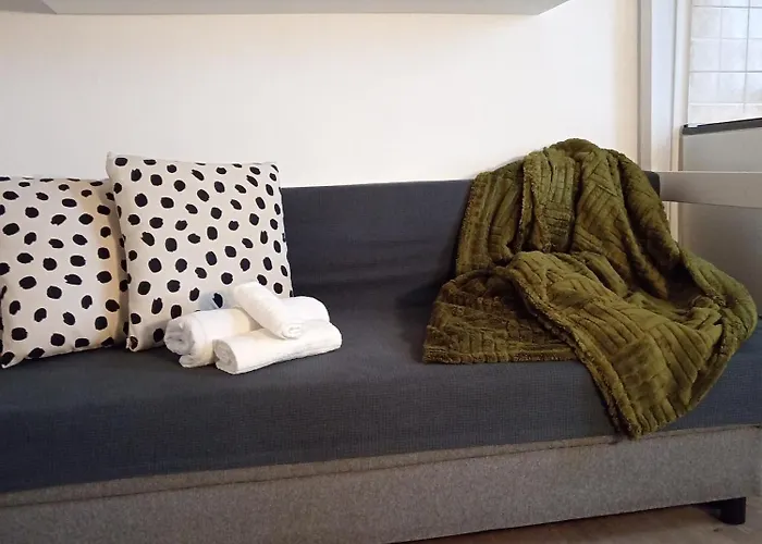 Apartman Domus Cassinis Metro And Trains At Your Doorstep *