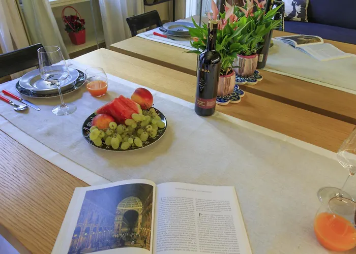 Daire Cerva - Cozy 1 Bedroom With Balcony In San Babila By Rentopolis Milano
