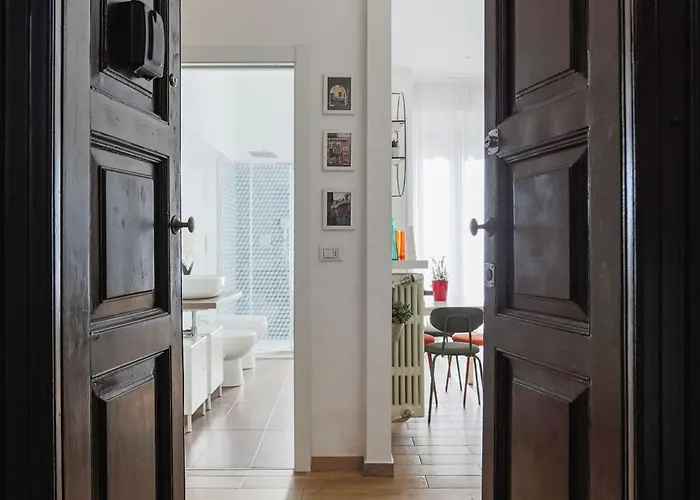 Della Corte House - Elegant Station Appartement *