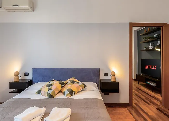 Spacious Design Flat At Navigli At 15 Min From Duomo * 밀라노