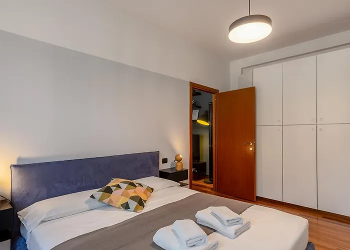 Spacious Design Flat At Navigli At 15 Min From Duomo 아파트 *