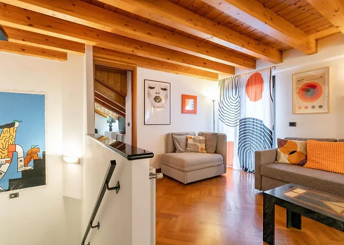 Апартаменты Lunigiana Sondrio - Villaggio Dei Giornalisti Милан