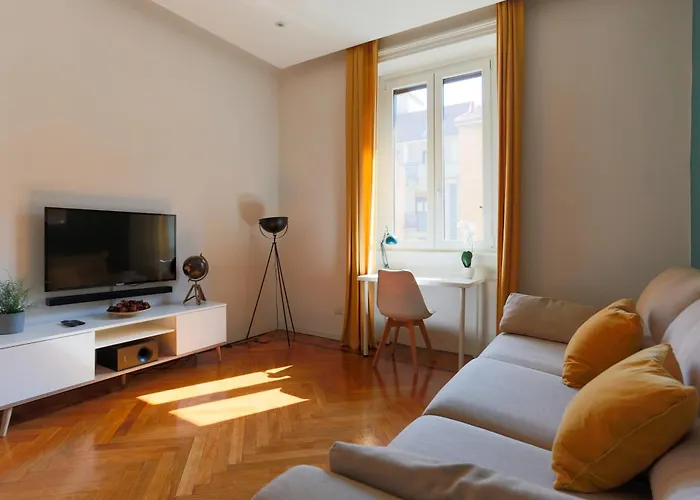 Della Corte House - Elegant Station Appartement