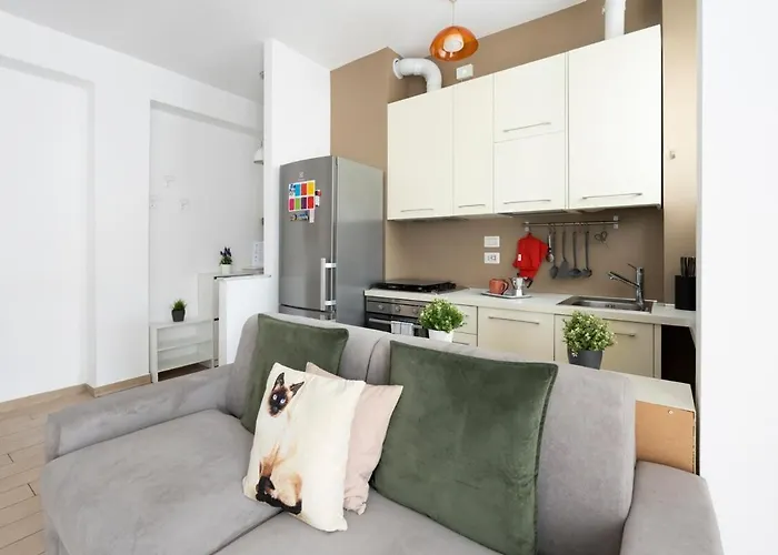Apartament At Davide's House - Near The Metro *