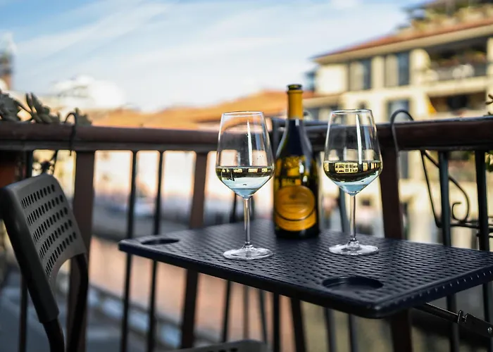 아파트 Spacious Design Flat At Navigli At 15 Min From Duomo *