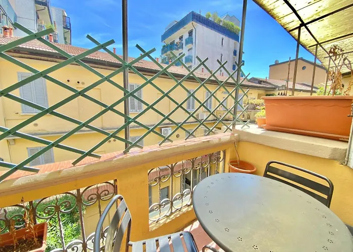 C&l Apartment, In Coorte Milanese, Silenziosa E Nel Cuore Della Citta Di Milano, Duomo, Rho Fiera E Stadio San Siro Милан